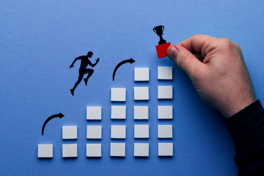 Understanding the Difference Between Outputs and Outcomes: A Key to Success